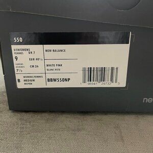 Never worn New Balance sneakers woman size 9